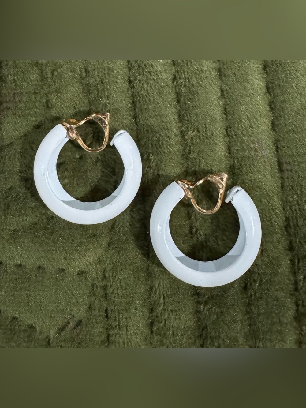 Vintage 60's Mod White Enamel Hoop Earrings with Gold-Tone Accents - Clip-On